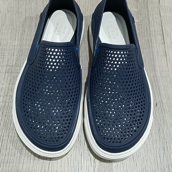 crocs waterproof shoes